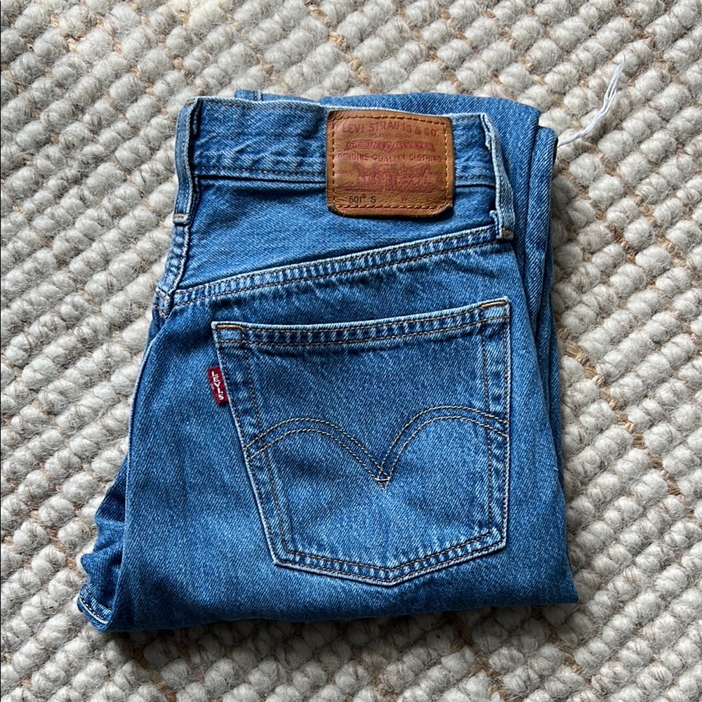 LEVI’S 501 Distressed Skinny Jeans